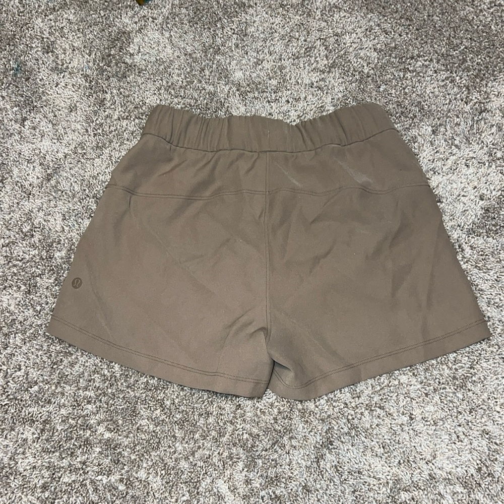 Lululemon On The Fly Short *Woven *2.5" Frontier size 2 - Picture 7 of 11